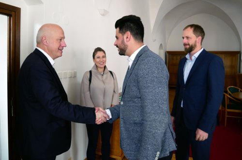 Meziříčí navštívil kandidát na prezidenta Pavel Fischer