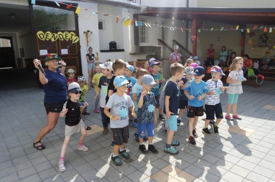 Dóza pořádala na plácku dětský den