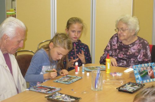 Třeťáci ze ZŠ Školní navštívili Domov pro seniory Velké Meziříčí