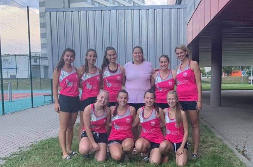 V plážové házené skončilo družstvo žen společně se staršími dorostenkami páté