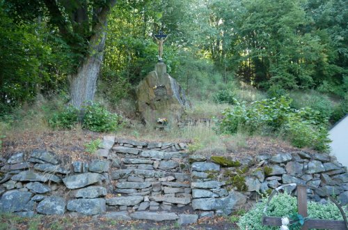 Schody u křížku jsou opraveny
