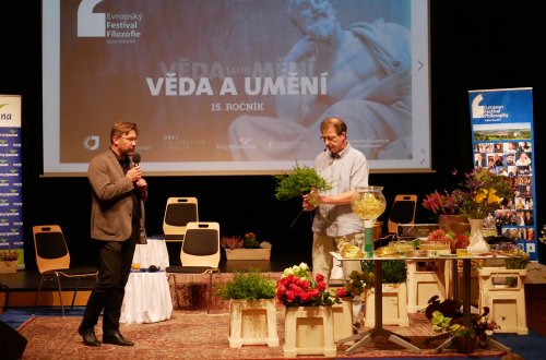Víkendové přednášky festivalu filozofie se týkaly hudby, občanské výchovy a architektury