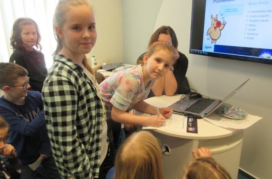 4.A ze ZŠ Školní uspořádá v rámci Abecedy peněz jarmark