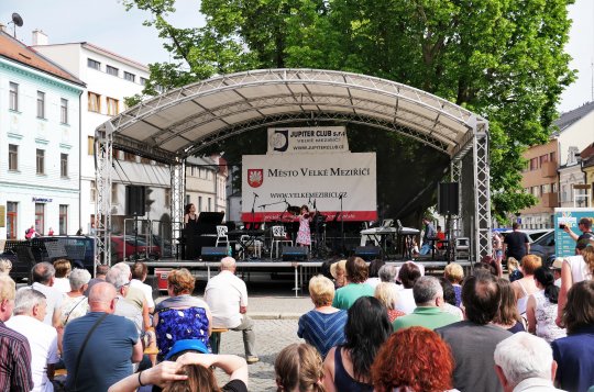 Kulturní léto zahájil koncert umělecké školy