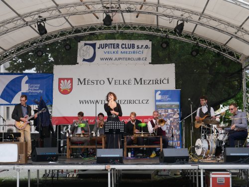 The Shots přivezli do Meziříčí swing
