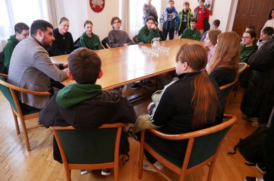 Starosta pobesedoval s deváťáky