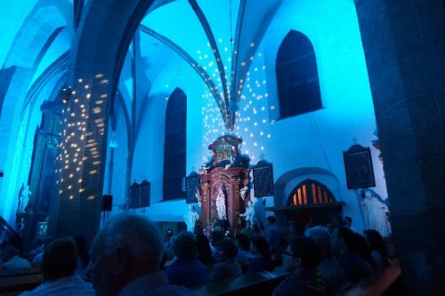 Kostel sv. Mikuláše se stal kulisou dynamické světelné show