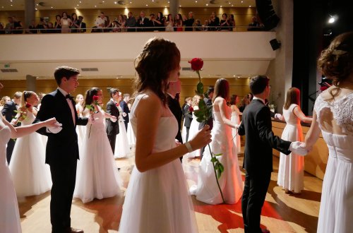 Bílá prodloužená zaplnila celý Jupiter club