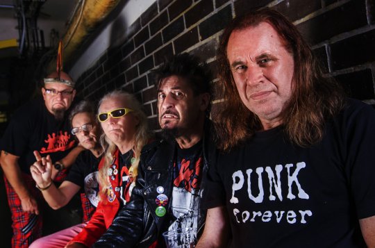 Visací zámek + 3×15 let tour!