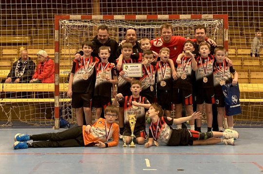 Minižáci házené stříbrní na mezinárodním turnaji v Kopřivnici