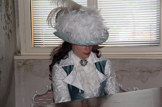 O večerní prohlídky zámku byl i letos velký zájem