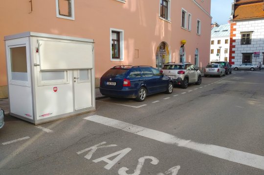 Město plánuje obnovit poplatek za vjezd na náměstí 18. května