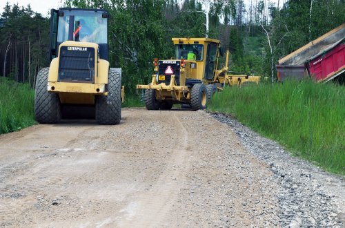 Silnice mezi Fajtovým kopcem a Lhotkami prochází opravou