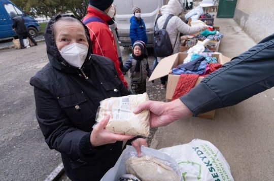 Potravinová banka loni rozdělila 376 tun potravin. Kraj opět přispěje na její provoz