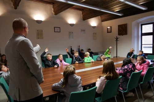 Tajemník provedl 3. A po úřadě