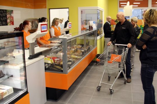 Nová prodejna na Hliništi dnes vítá své první zákazníky