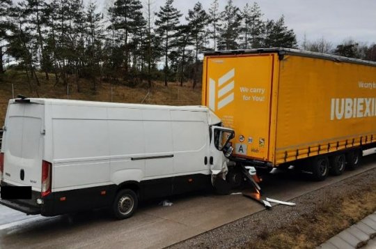 Na 152,5 kilometru dálnice D1 šetří policie dopravní nehodu