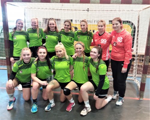 Starší dorostenky na domácím turnaji zvítězily