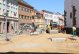Stavbaři chystají dláždění okolí kostela, průchod bude dočasně uzavřen