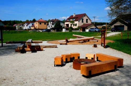 Pohoda, pétanque a příroda na dosah v Borech