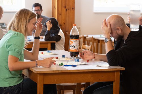 Přijďte si zahrát člobrdo