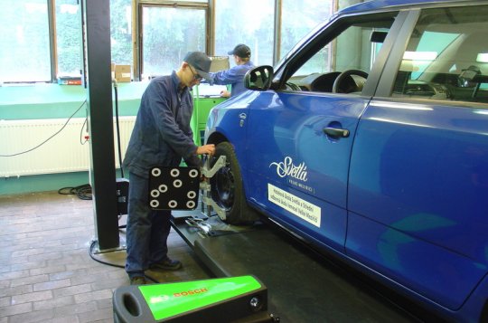 Na Světlé uvedli do provozu dílnu pro měření geometrie automobilů 