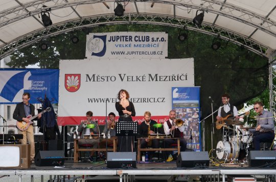 The Shots přivezli do Meziříčí swing