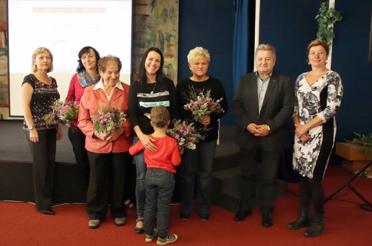 Město odměnilo soutěžící za rozkvetlá okna