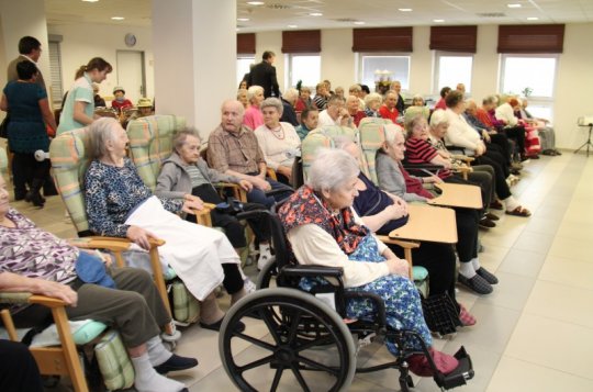 Senioři bydlí již pět let v novém domově