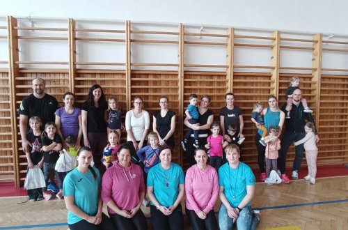 Rodiče s dětmi trénovali atletiku