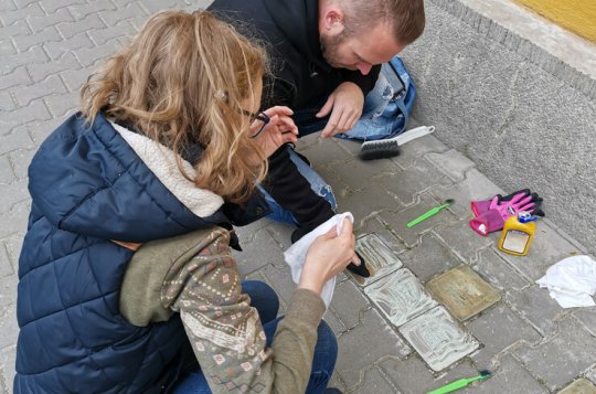 Dobrovolníci vyčistili Kameny zmizelých