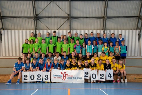 Květnová finále miniházené zakončila již 13. ročník školních lig