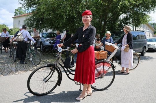 Historická kola obkroužila náměstí