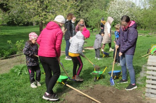 Zahrada na Ostrůvku učí, jak podporovat biodiverzitu 