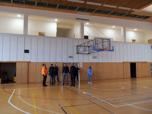 Radní kontrolovali technický stav budov Dózy a tělocvičny na Školní