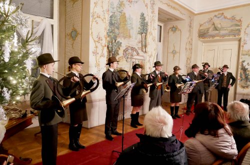 Zámeckou jídelnou se rozezněly myslivecké Vánoce