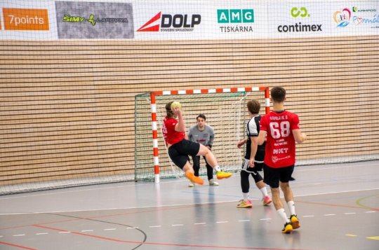 HÁZENÁ: Ani v Kuřimi muži nepoznali přemožitele