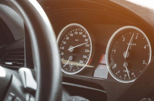 Úsekové měření v Křižanově zaznamenalo během 1 měsíce přes 500 dopravních přestupků