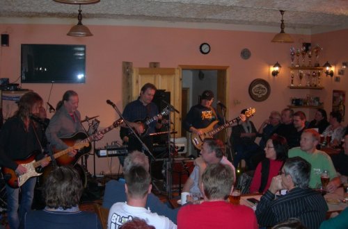 V Tasově zahrála skupina Pozdní sběr