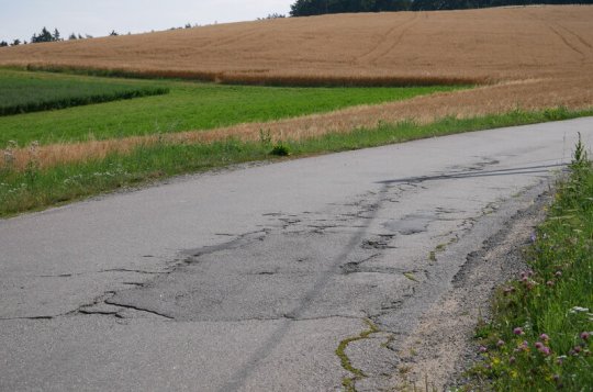 Silnice z Velkého Meziříčí do Ořechova bude měsíc zavřená