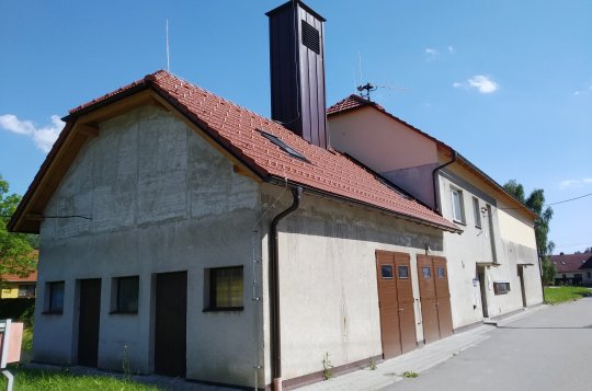 Nejpozději v příštím roce opraví v Mostištích fasádu kulturního domu