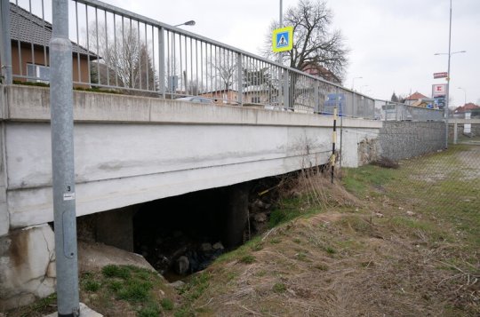 Most před kruháčem bude zrušen