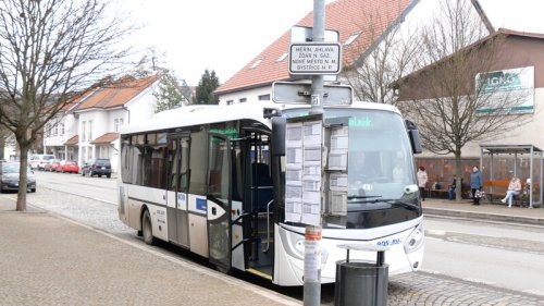 Jízdní řády školních spojů se vám mohou hodit
