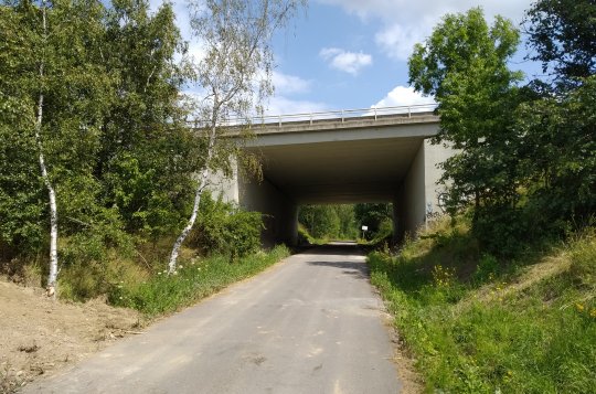 Celé jaro zůstane uzavřený podjezd k samotě Loupežník. Objížďka povede přes Lavičky