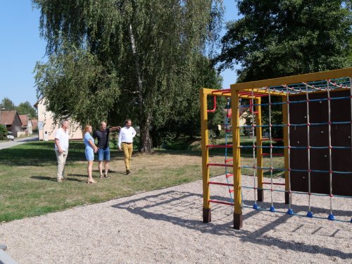 Mostiště plánují chodník i úpravu náplavky