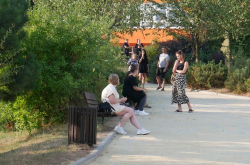 Školáci už šli po novém chodníku