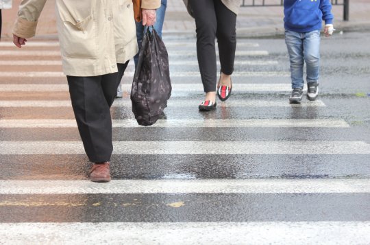V ulici Karlov došlo ke střetu vozidla s chodcem