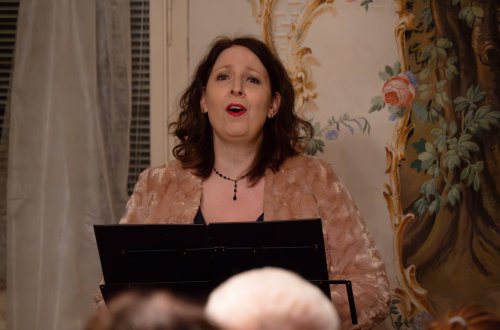 Zámeckou jídelnou zněly adventní písně