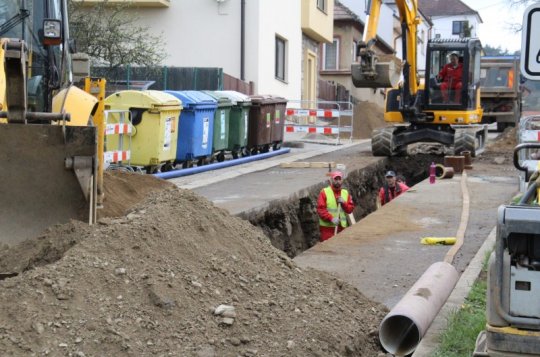 Opravy na Nové jsou hotovy, pracuje se v ulici K Buči