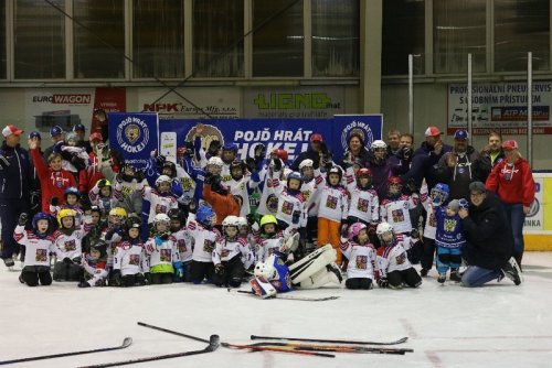 Na akci Týden hokeje dorazilo v Meziříčí 29 dětí